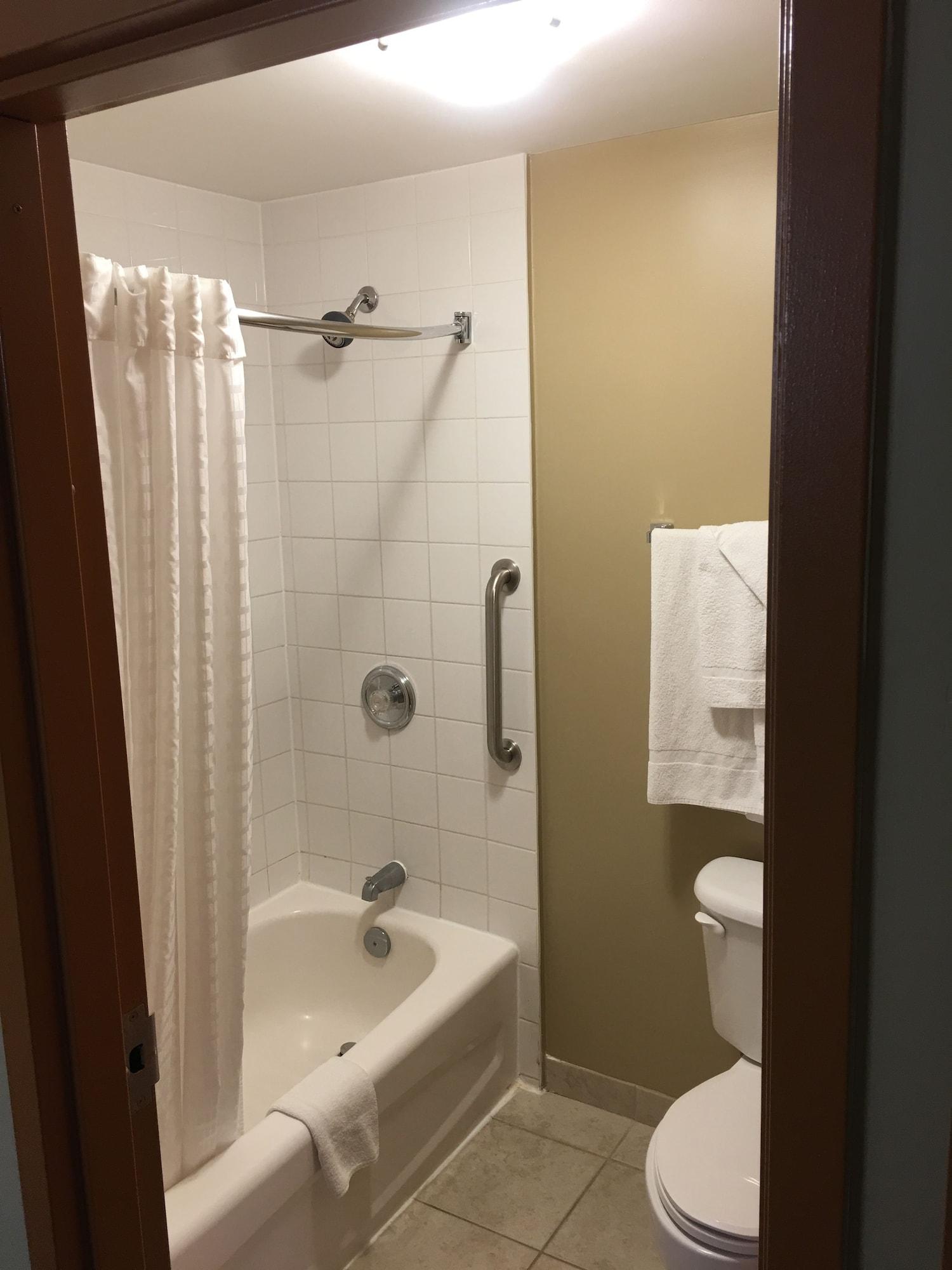 Hotel Super 8 By Wyndham Midland Esterno foto