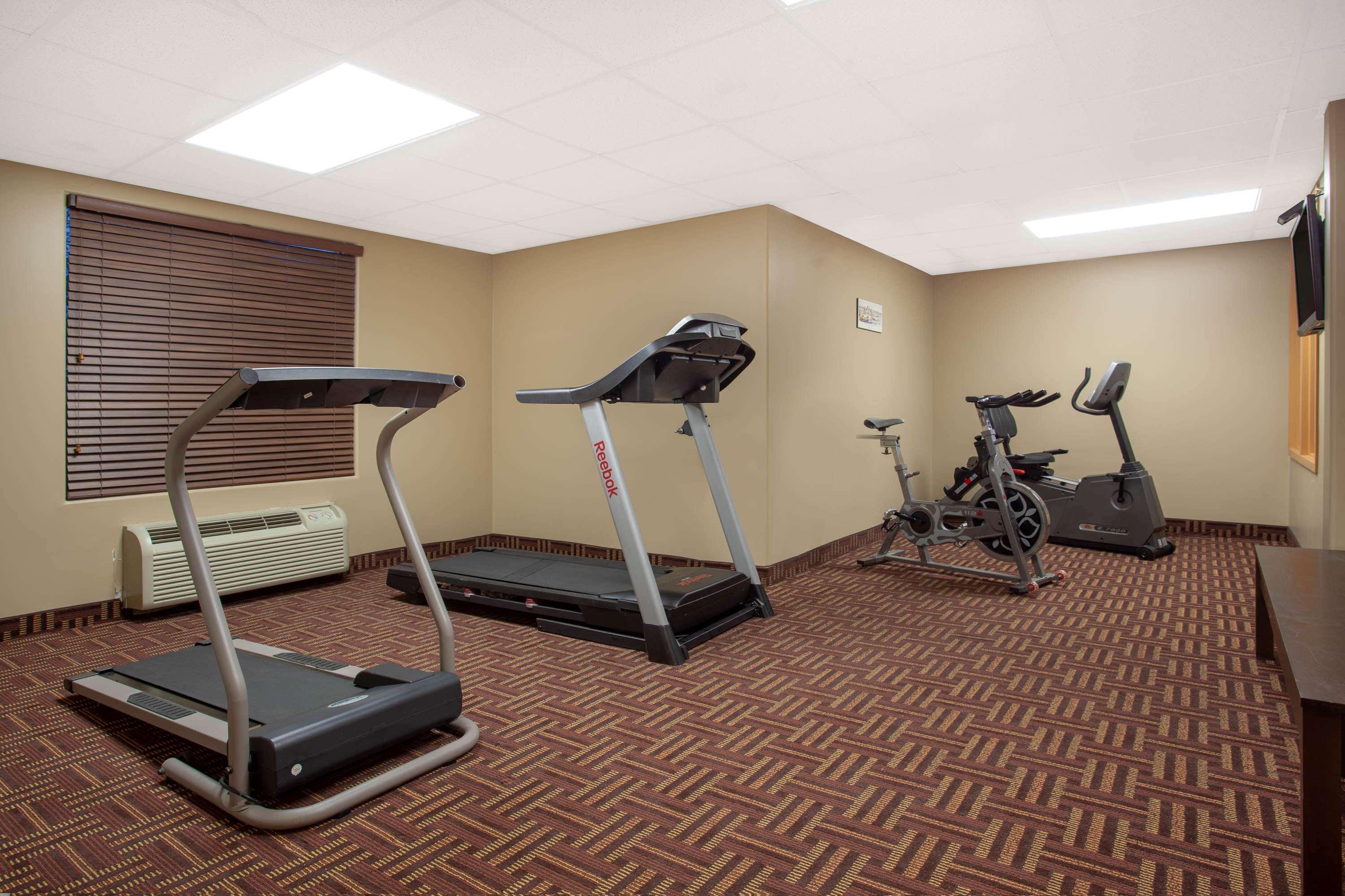 Hotel Super 8 By Wyndham Midland Esterno foto