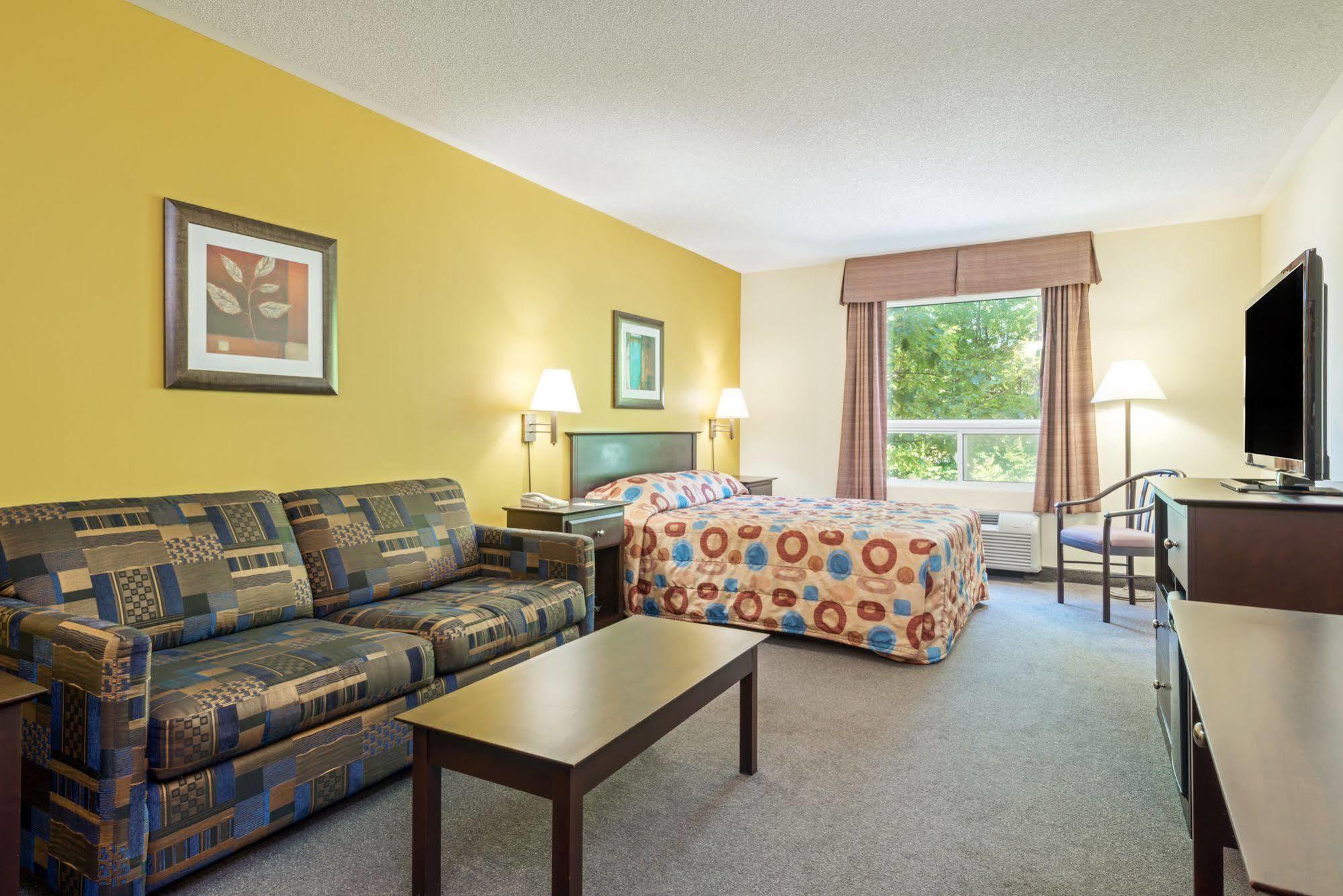 Hotel Super 8 By Wyndham Midland Esterno foto