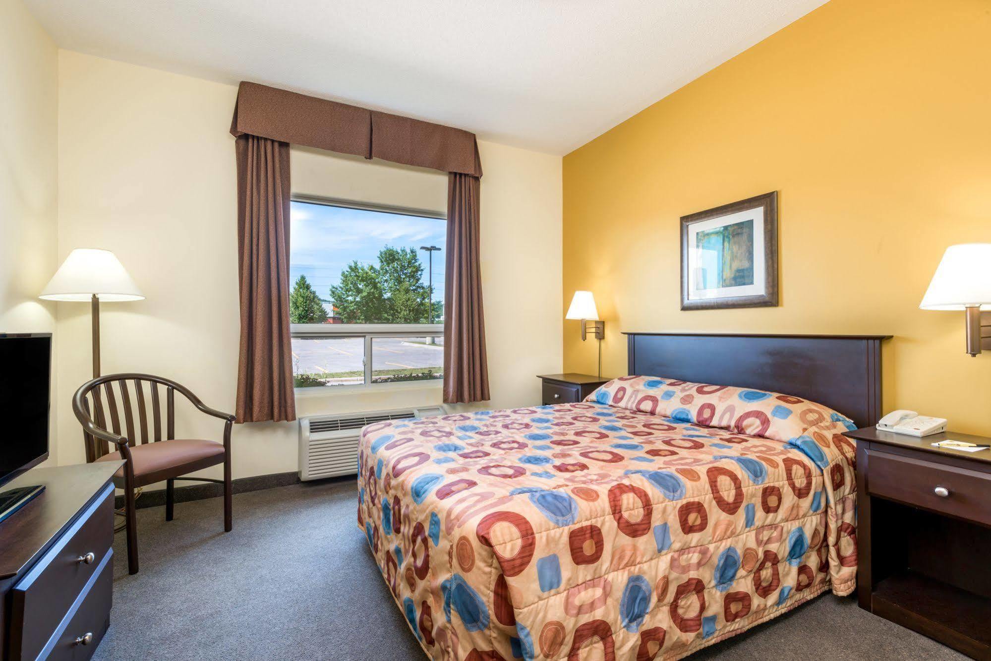 Hotel Super 8 By Wyndham Midland Esterno foto