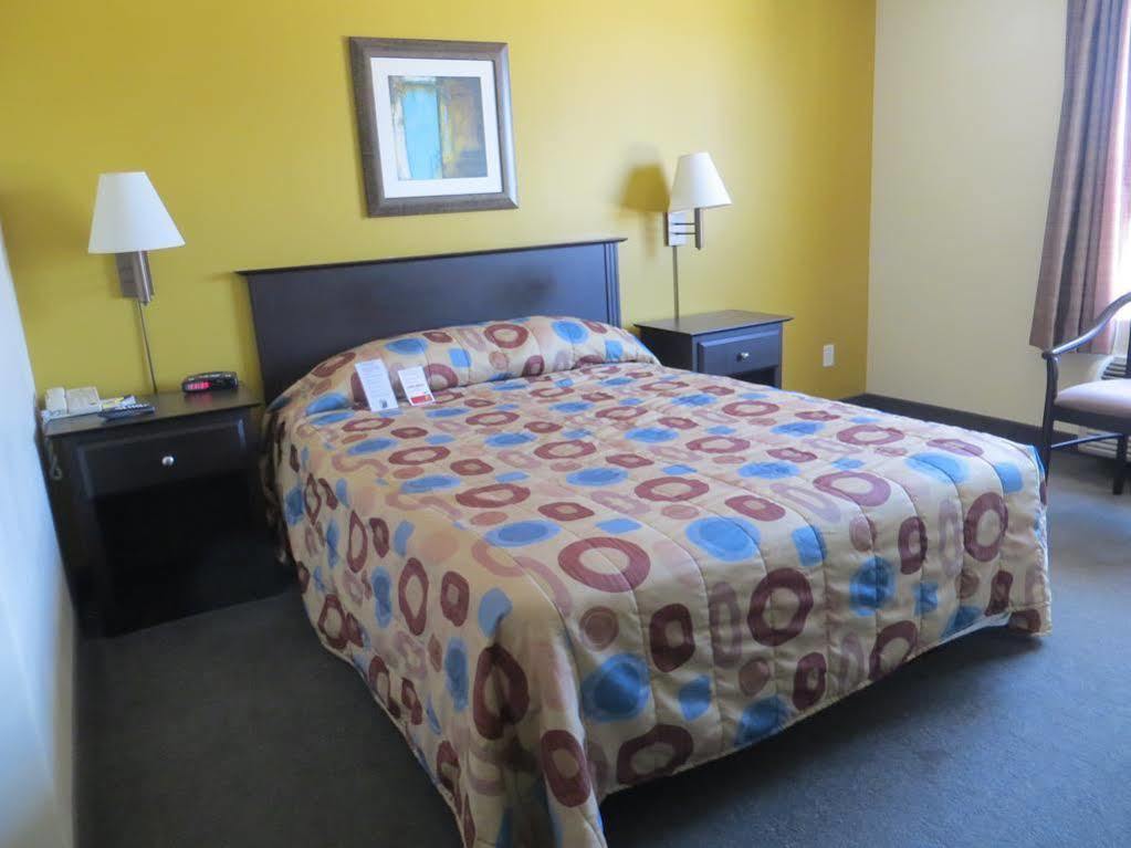 Hotel Super 8 By Wyndham Midland Esterno foto
